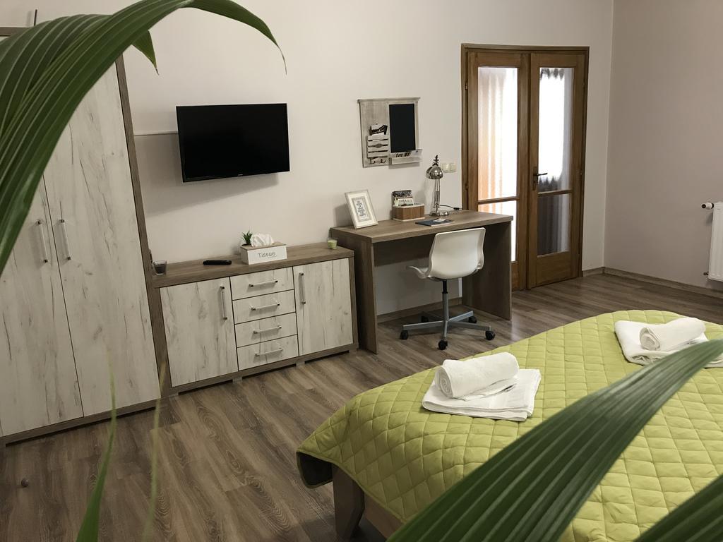 Origo Vendeghaz Hotel Sarospatak Bagian luar foto